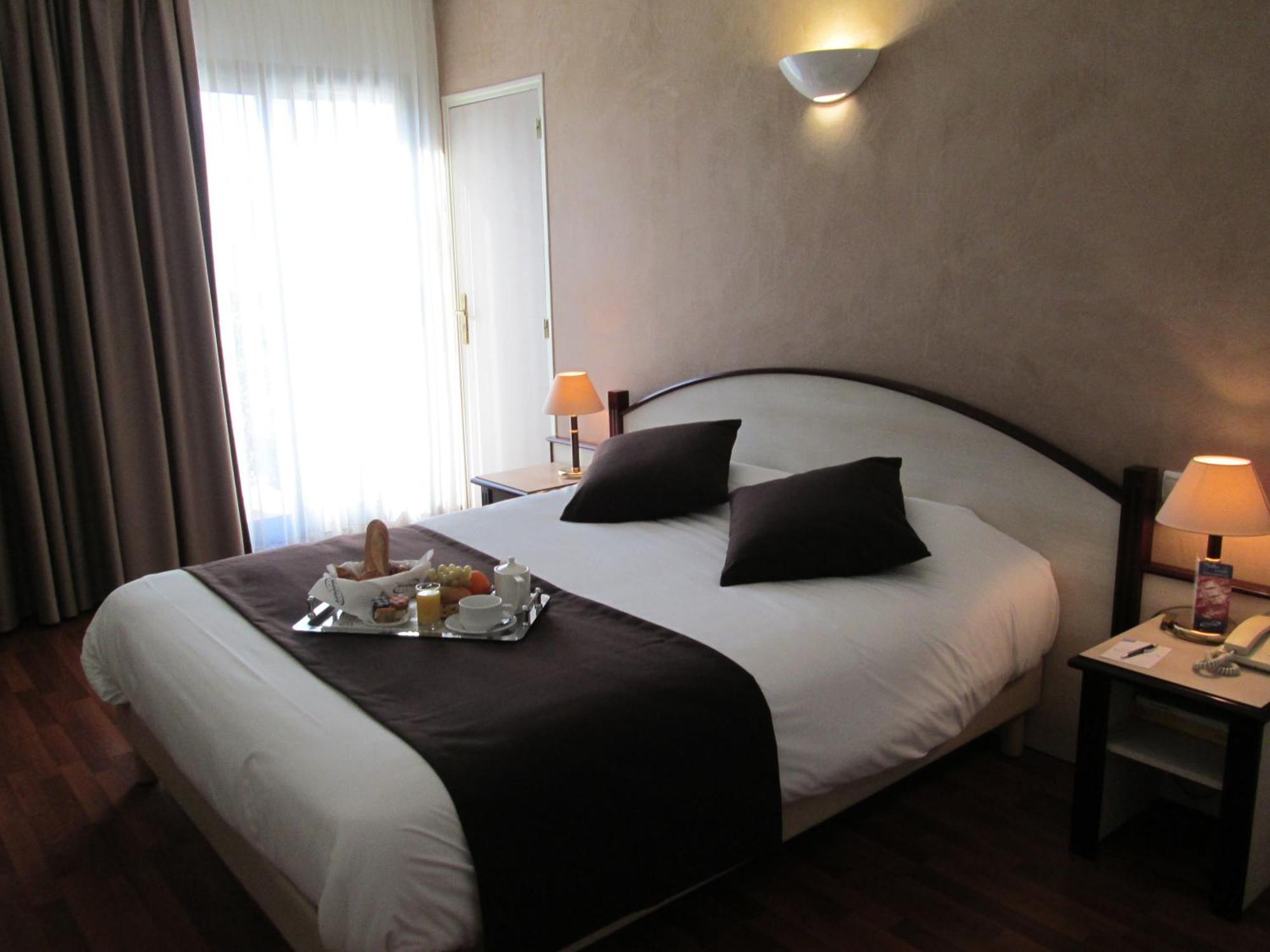 Hôtel Ariane Istres Buitenkant foto