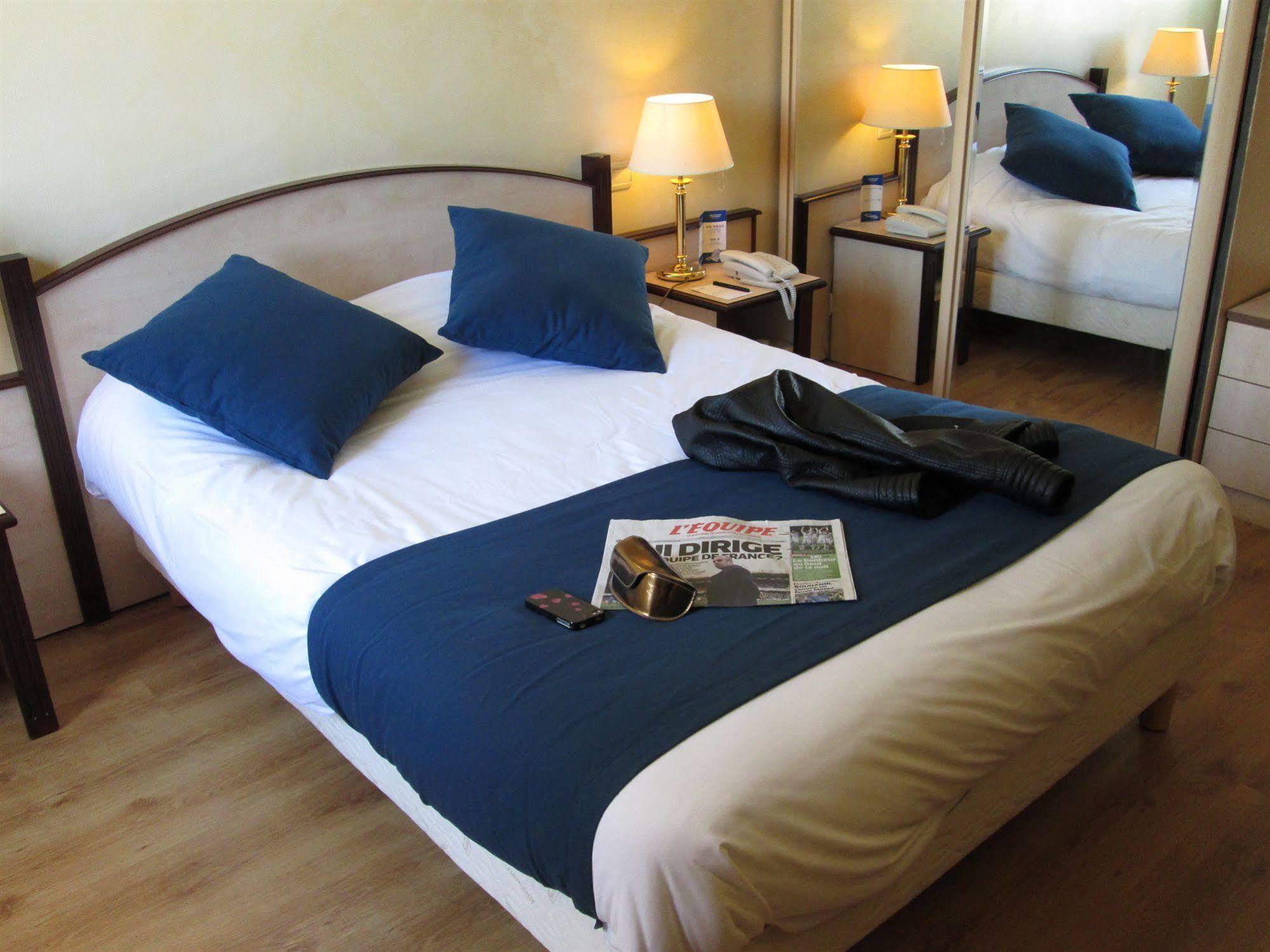 Hôtel Ariane Istres Buitenkant foto